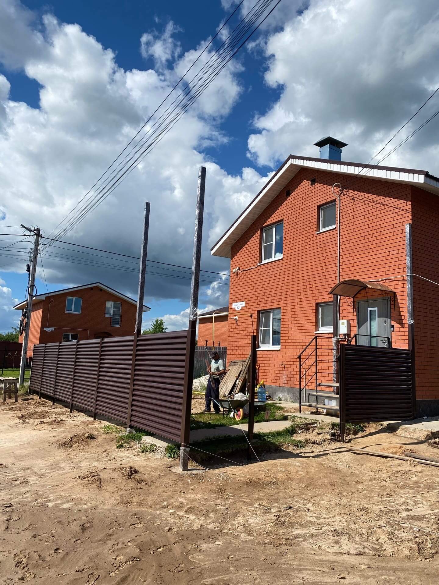Забор-жалюзи из ламелей еврожалюзи 14м RAL8017 Шоколад фото 1 в Керчи