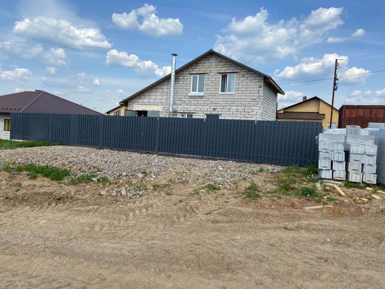 Забор из евроштакетника 16м RAL7024 Серый Графит фото 6 в Керчи