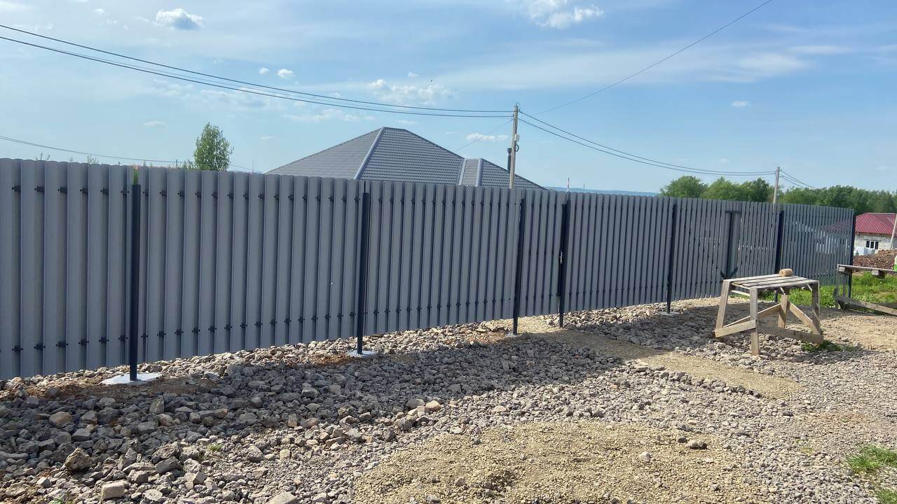Забор из евроштакетника 16м RAL7024 Серый Графит фото 2 в Керчи
